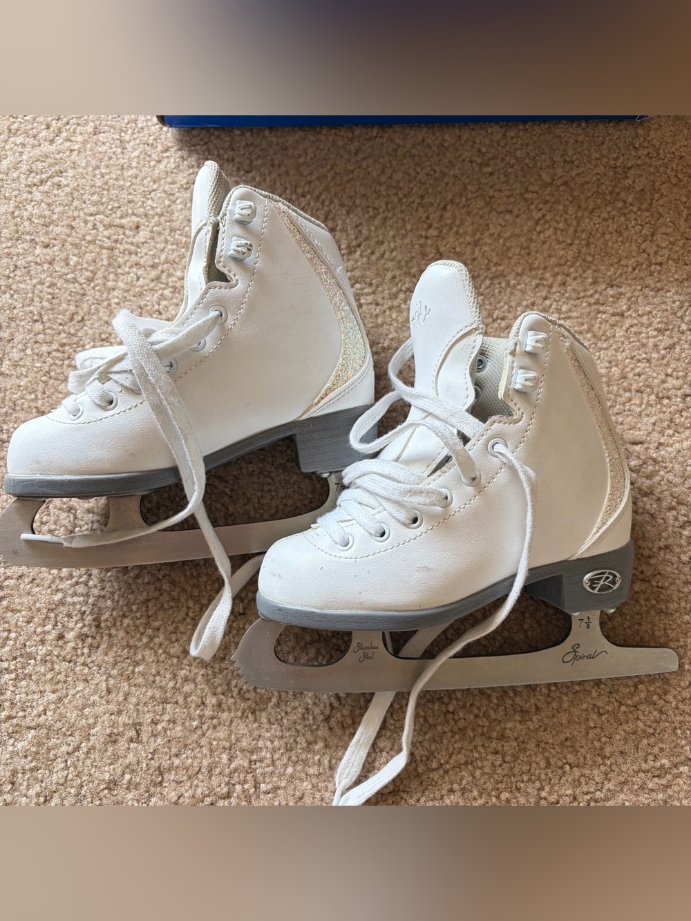 Riedell Sparkle Figure Ice Skates Girls 11 JR Snow White Spiral Blade Box